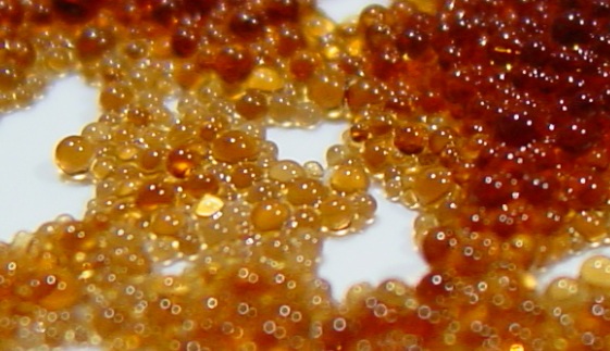 Hạt Nhựa ion (ion-exchange resin or ion-exchange polymer) Là Gì Và Ứng Dụng Của Nó